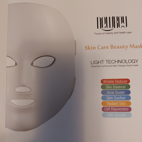 Beauty LED Mask - Picture 2 of 5